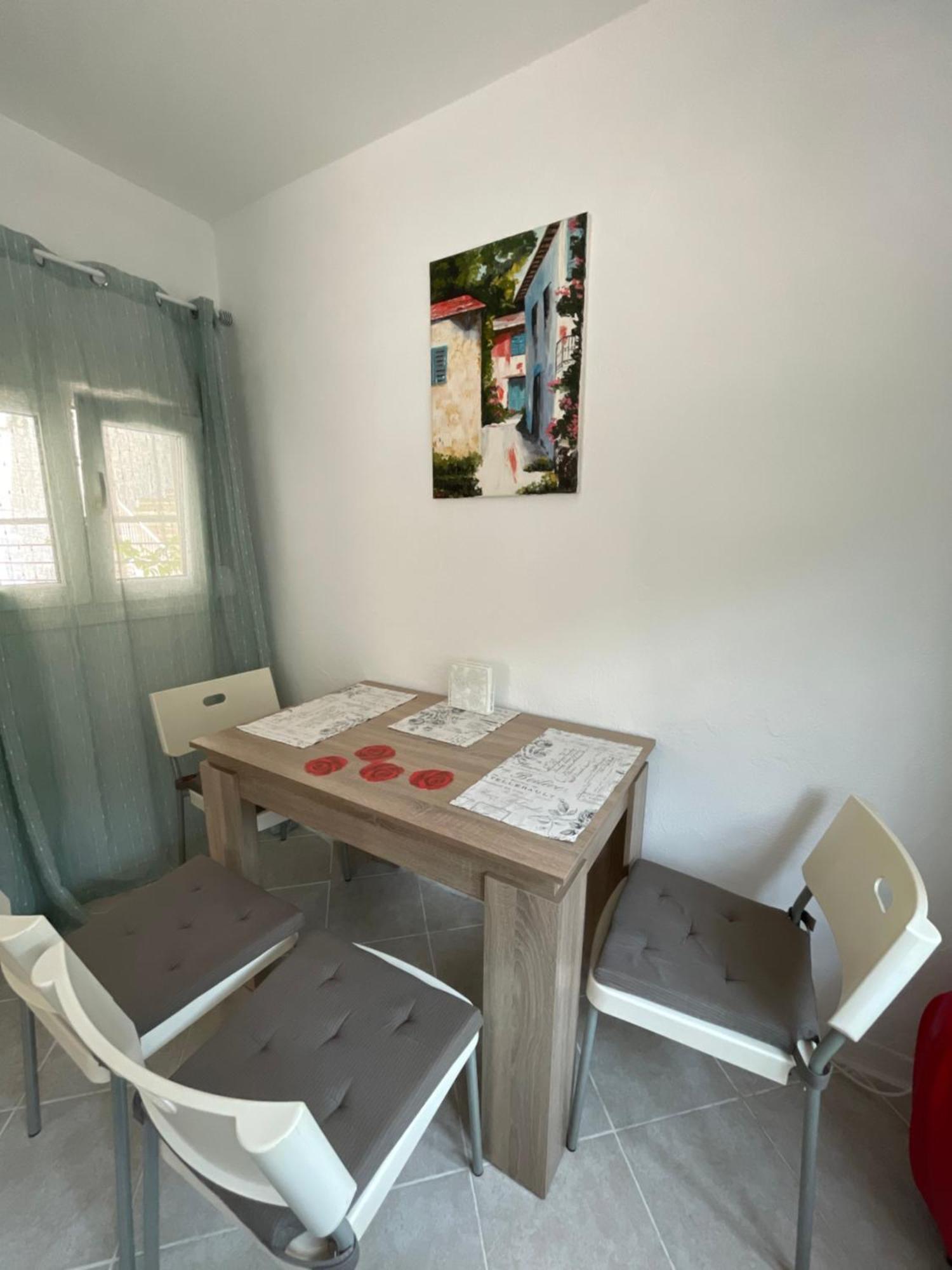 Comfy Myrvalis Apartment อาเยีย ตรีอาส ภายนอก รูปภาพ